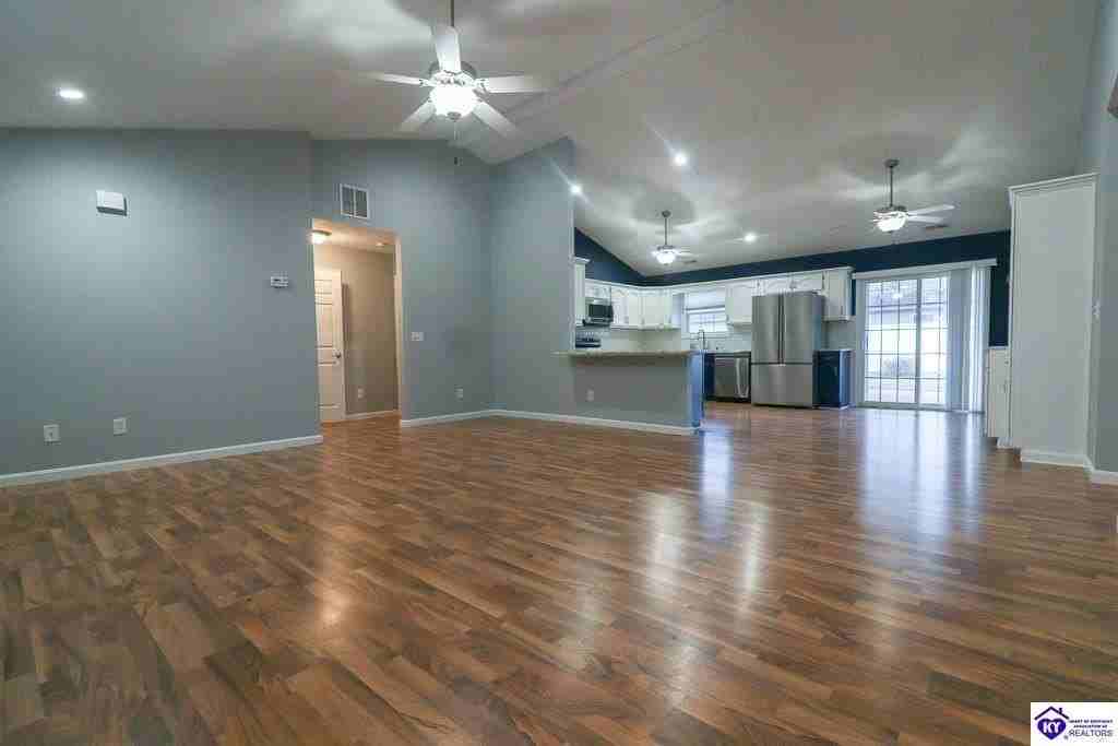 106 Ethan Ct - Photo 2 of 10