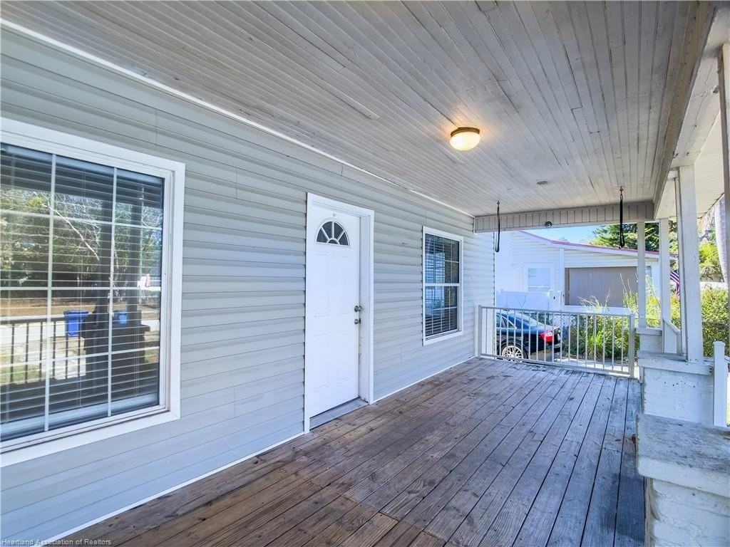 543 Rose Ave - Photo 3 of 15