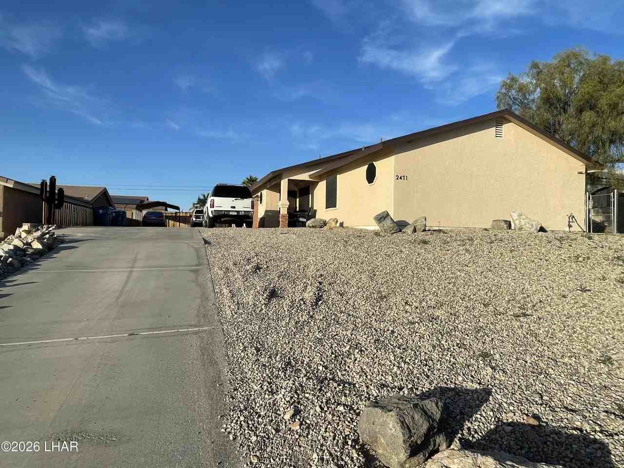 2471 Anita Ave Apt B #B - Photo 4 of 18