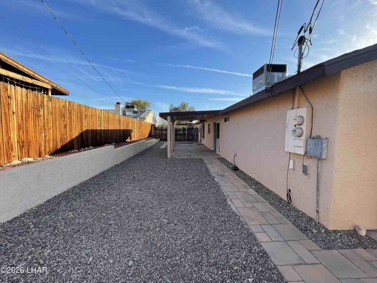 2471 Anita Ave Apt B #B - Photo 6 of 18