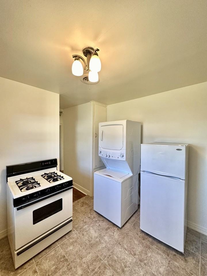 2508 31st St - Photo 6 of 12