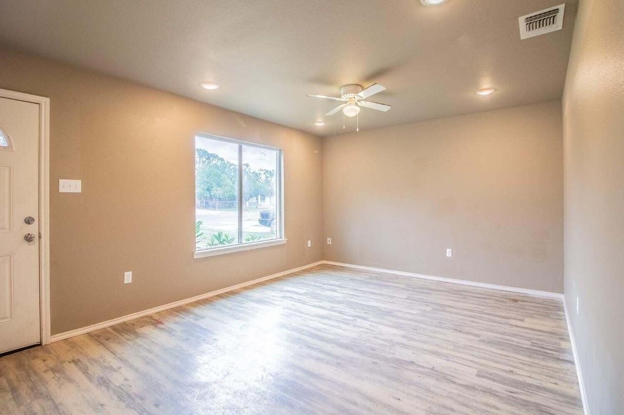 1808 E Auburn St - Photo 2 of 12