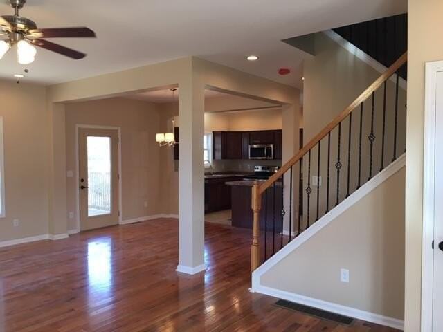 976 Cobble Dr - Photo 4 of 26