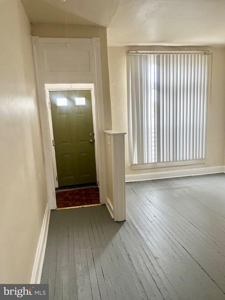 1822 N Milton Ave - Photo 2 of 18