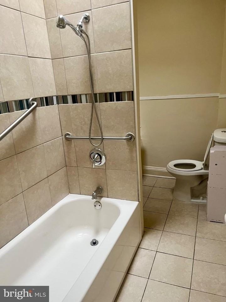 1822 N Milton Ave - Photo 4 of 18