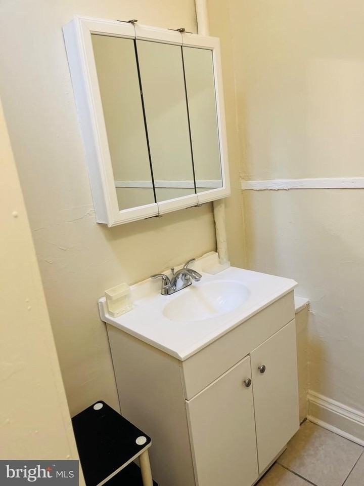 1822 N Milton Ave - Photo 7 of 18