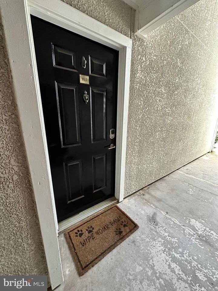 1538 Lincoln Way - Photo 3 of 19