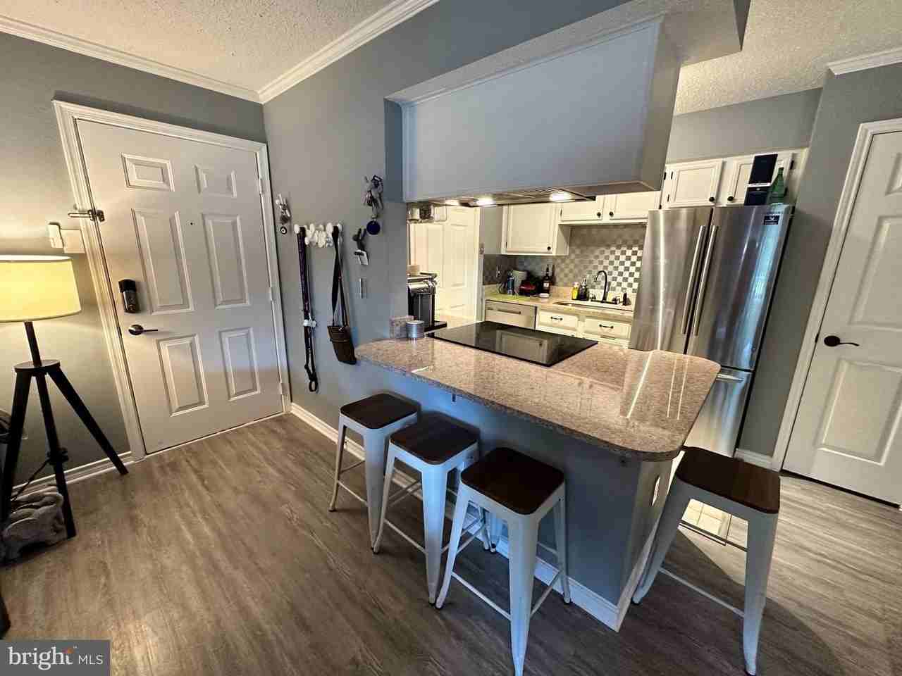 1538 Lincoln Way - Photo 4 of 19