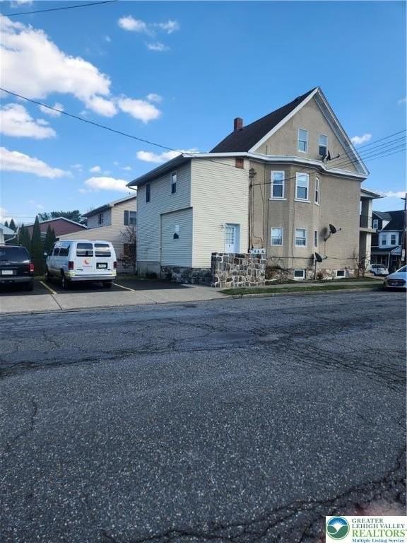 401 E Goepp St Apt 1 #1 - Photo 2 of 19