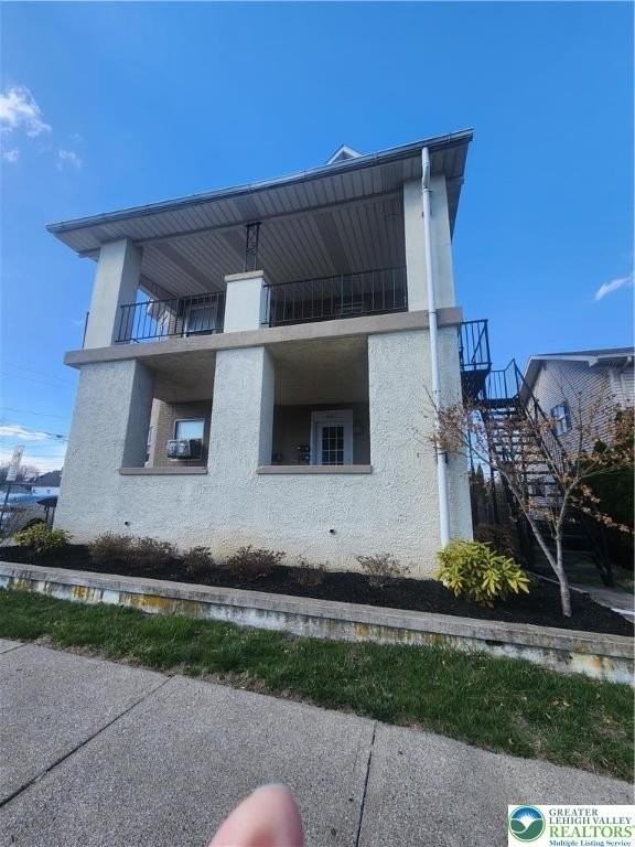 401 E Goepp St Apt 2 #2 - Photo 2 of 16