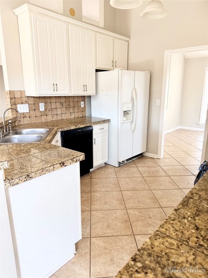 7528 Pinnacle Ct - Photo 6 of 17