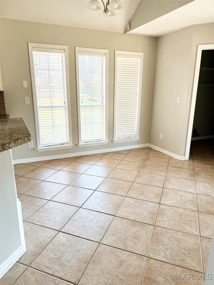 7528 Pinnacle Ct - Photo 7 of 17