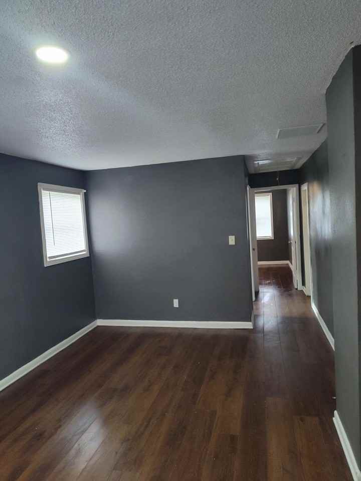 258 Silverage Ave - Photo 2 of 8