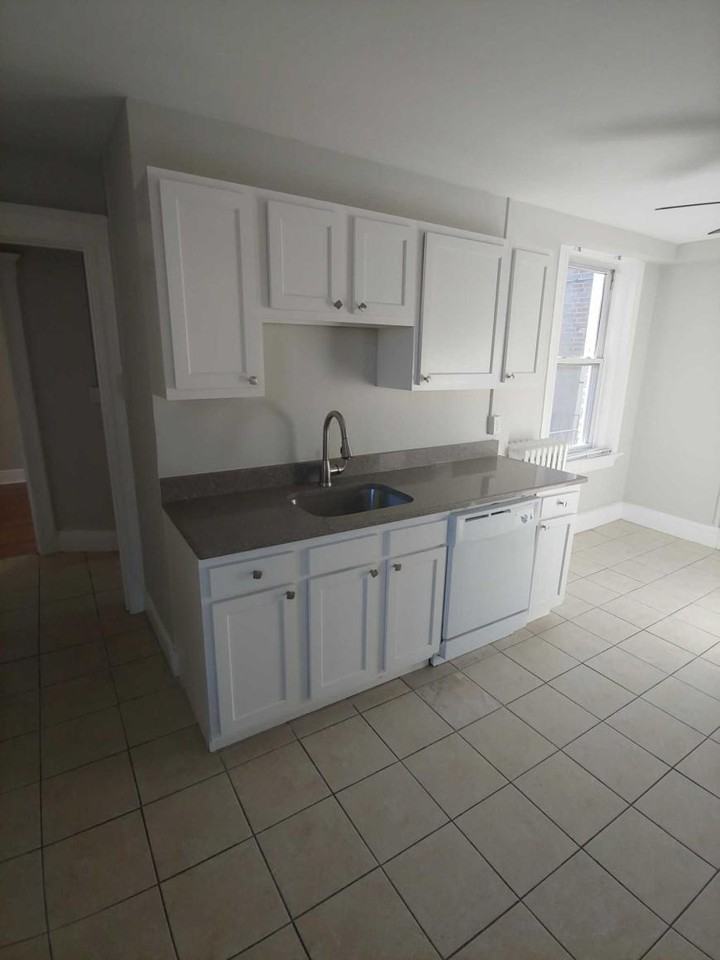 234 Hanover St - Photo 2 of 10