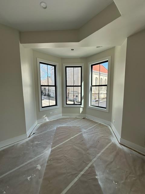 2258 N Southport Ave - Photo 3 of 10