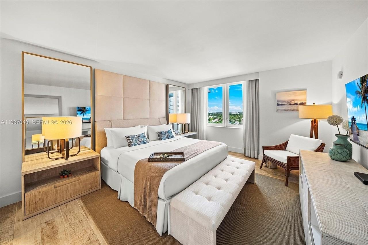 102 24th St #1207 - Photo 3 of 47