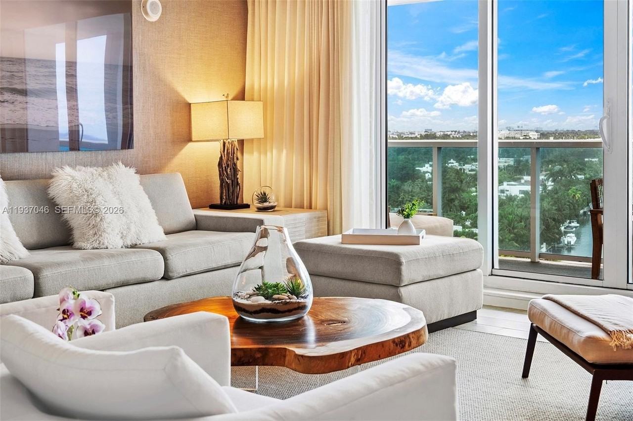 102 24th St #1207 - Photo 6 of 47