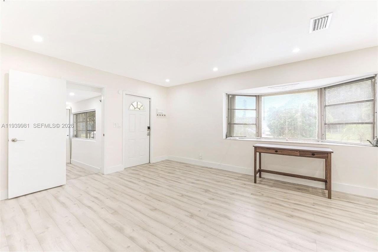 2911 Nw 5th Ct - Photo 4 of 39