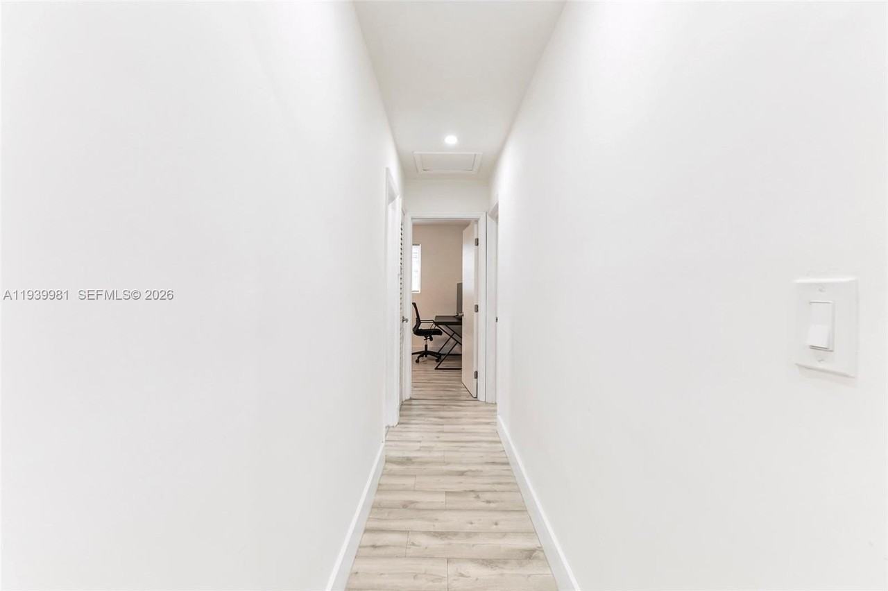 2911 Nw 5th Ct - Photo 5 of 39