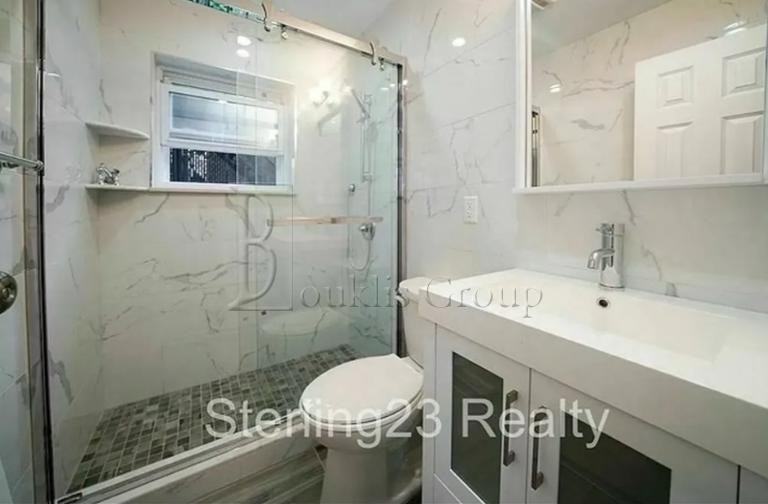 2066 48th St - Photo 4 of 7