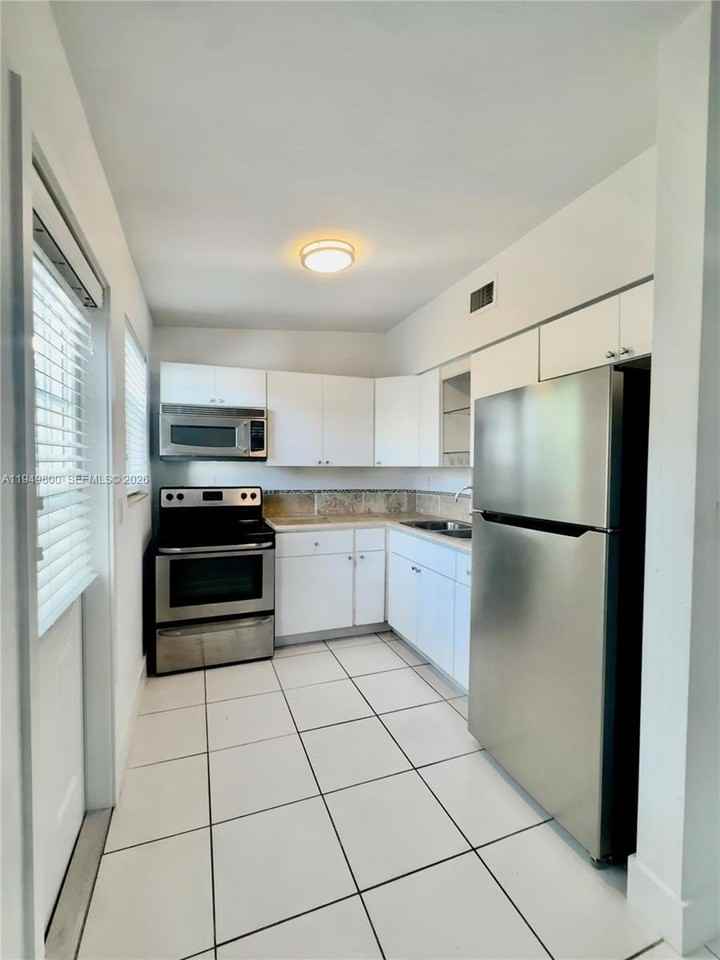 3360 Frow Ave - Photo 2 of 13