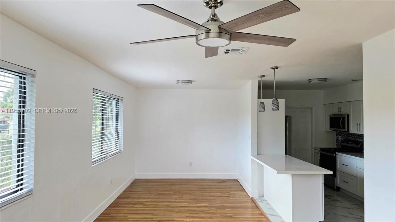 2440 Sw 64th Ave - Photo 3 of 12