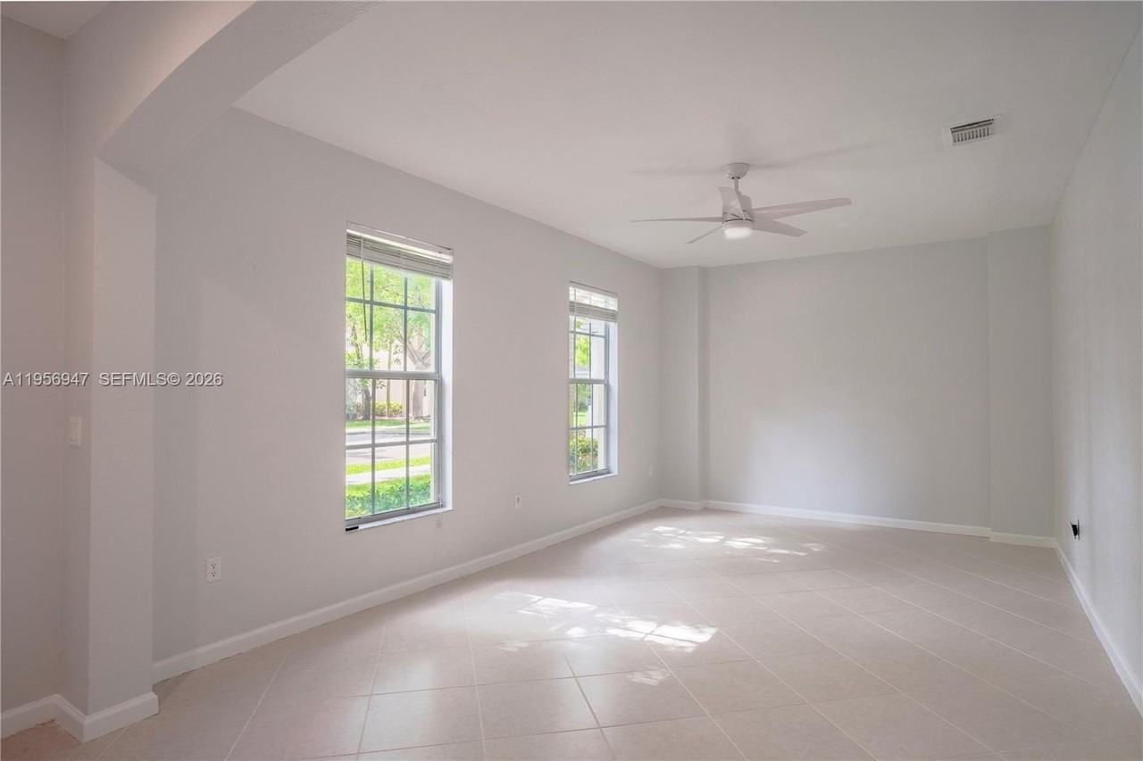 1518 Fenton Dr - Photo 7 of 21