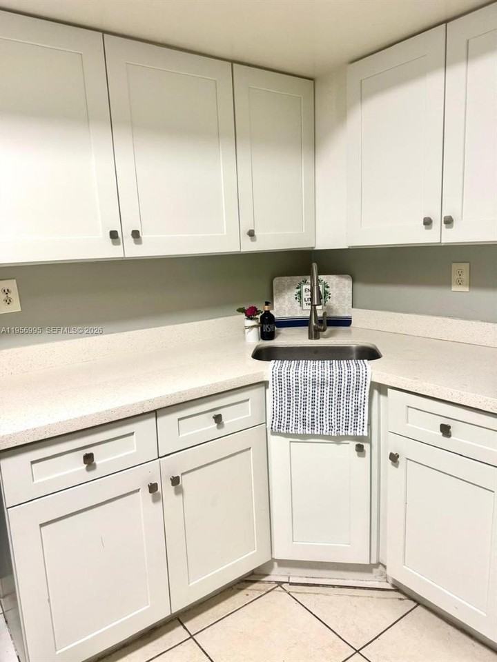 5440 Sw 38th Ct - Photo 2 of 3