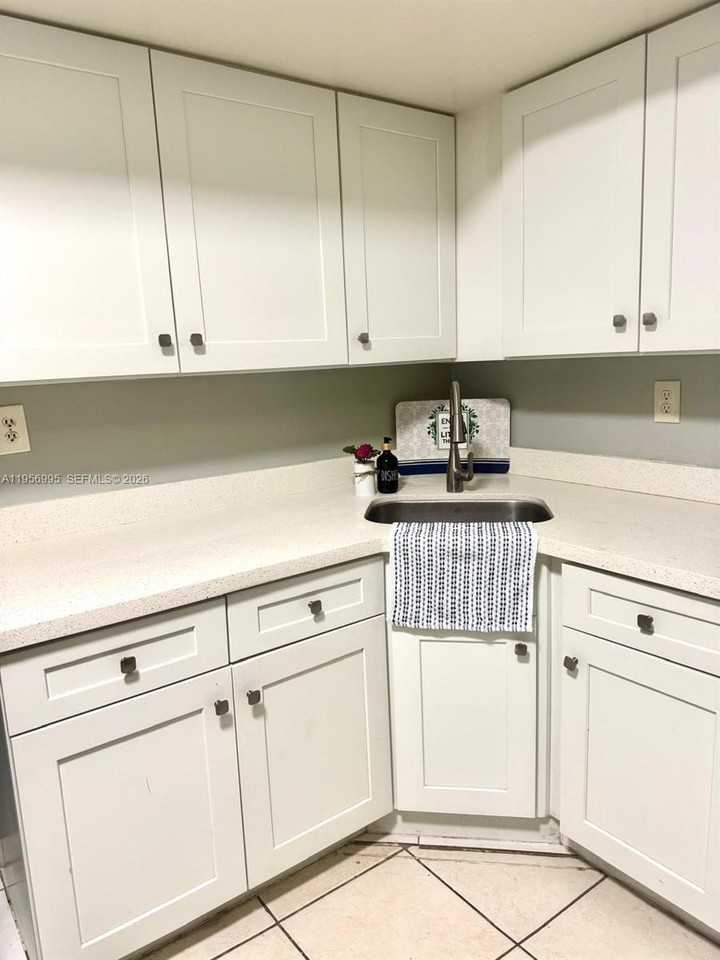 5440 Sw 38th Ct - Photo 3 of 3