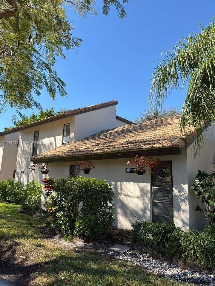 9719 N New River Canal Rd #308 - Photo 3 of 31