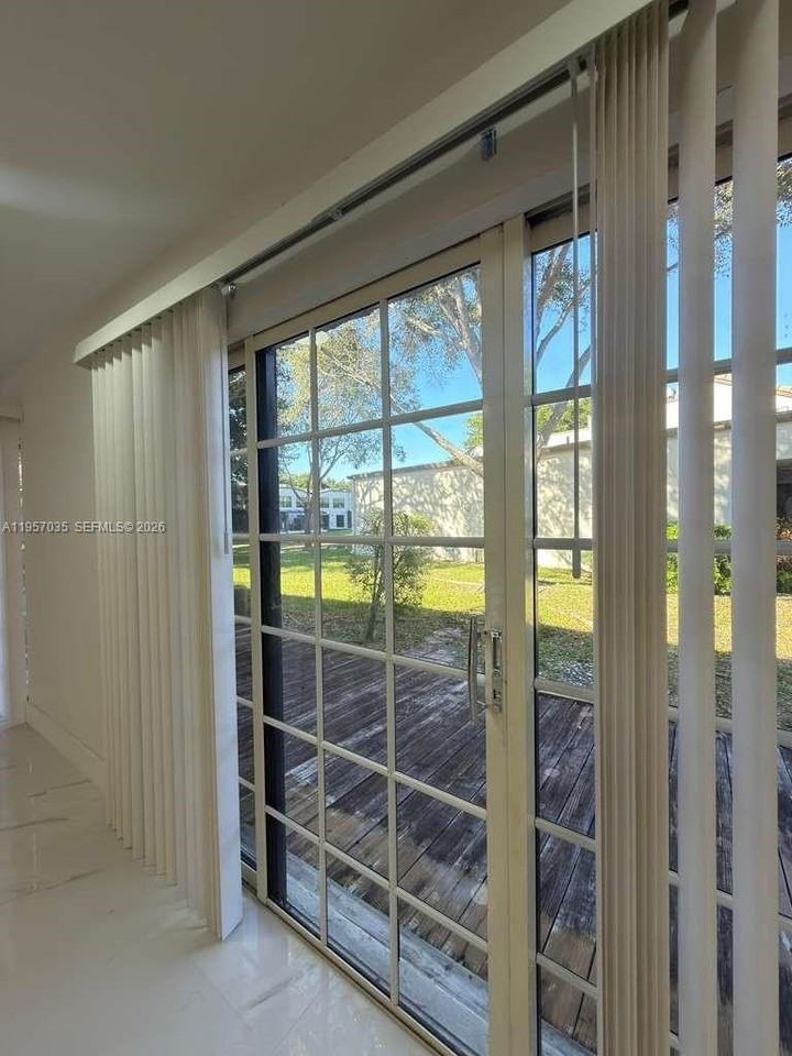 9719 N New River Canal Rd #308 - Photo 4 of 31