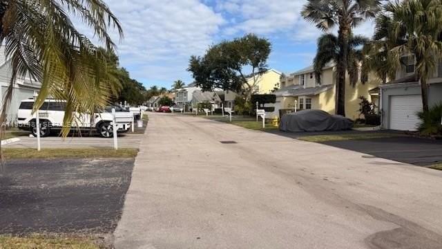 1091 Sw 110th Ter - Photo 3 of 40