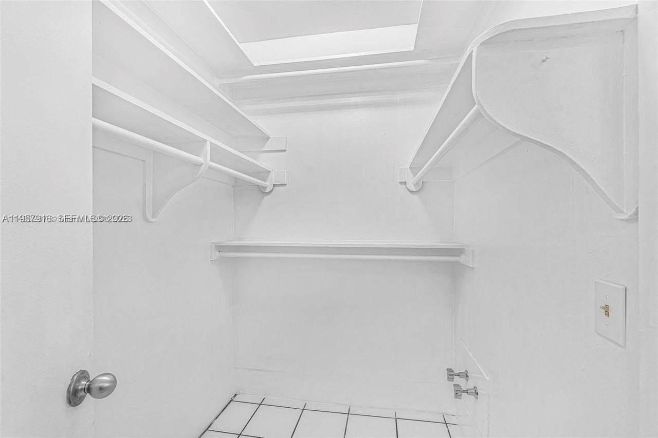 1850 Meridian Ave #21 - Photo 4 of 16