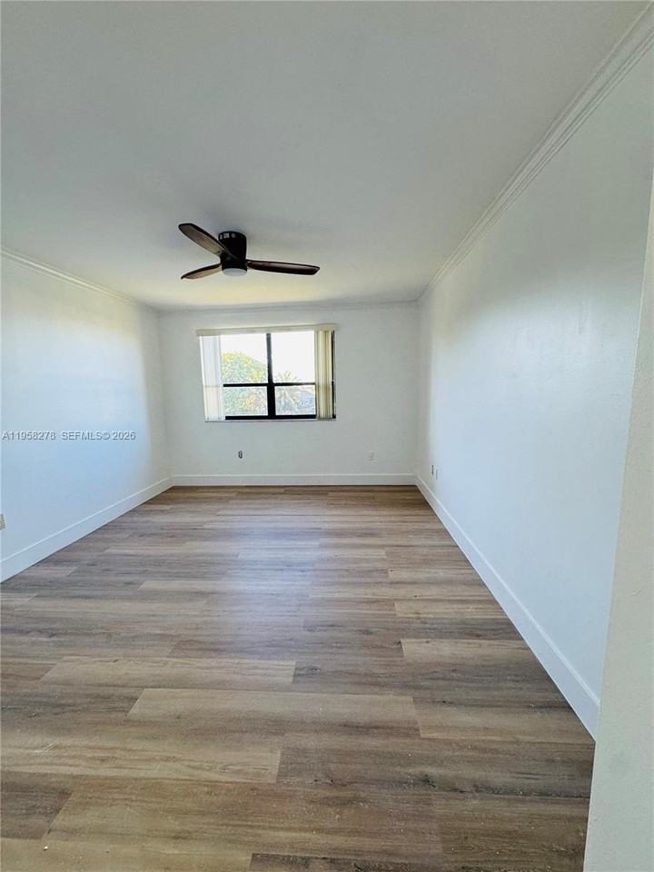 1101 Sw 122nd Ave #302 - Photo 6 of 50