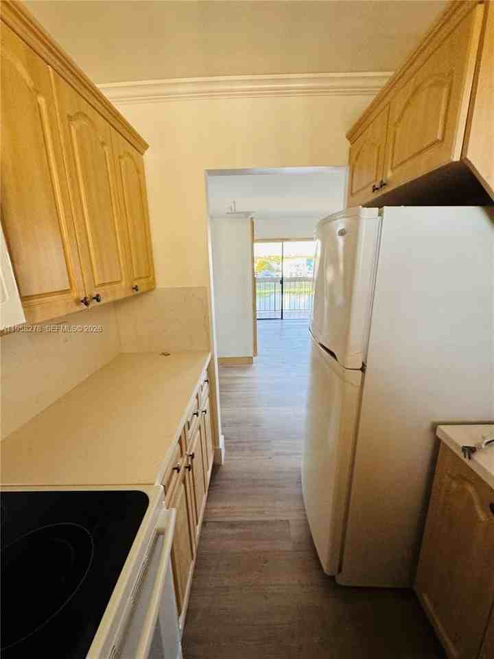 1101 Sw 122nd Ave #302 - Photo 7 of 50