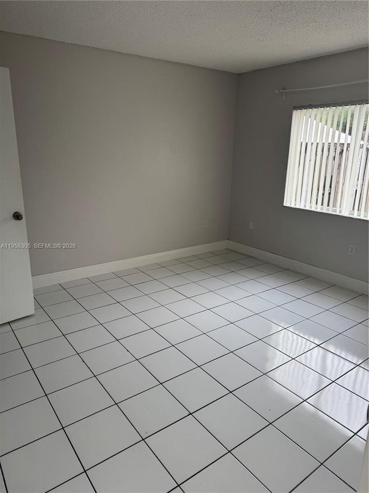 15421 Sw 133rd Pl #901 - Photo 3 of 11