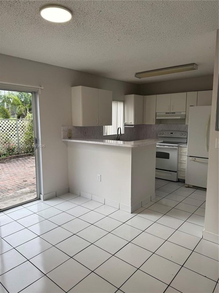 15421 Sw 133rd Pl #901 - Photo 6 of 11