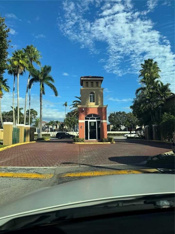 15421 Sw 133rd Pl #901 - Photo 7 of 11