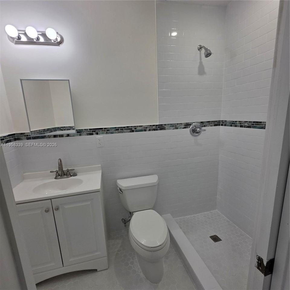 7555 Sw 28th Street Rd - Photo 7 of 11