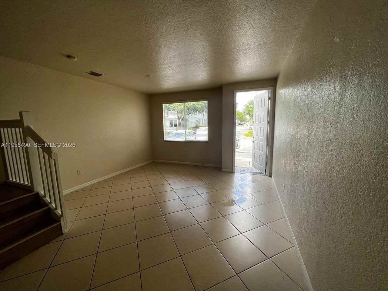 1909 Hibiscus Ln #1909 - Photo 4 of 20