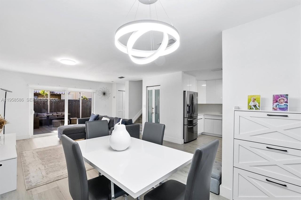 342 Nw 114th Ave #9-106 - Photo 7 of 32