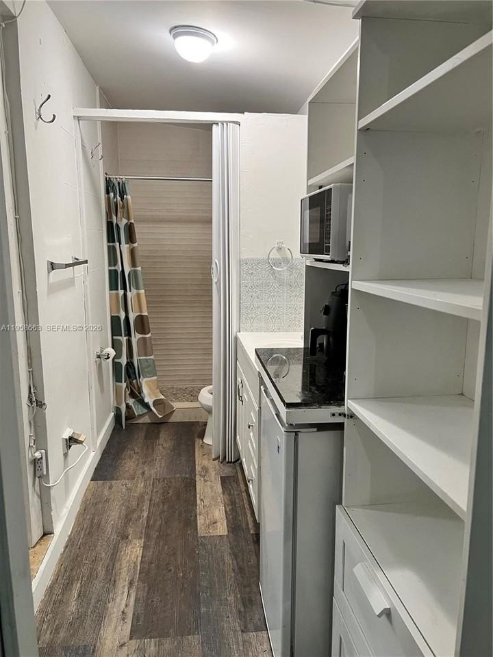 6400 Fletcher St #B - Photo 7 of 12