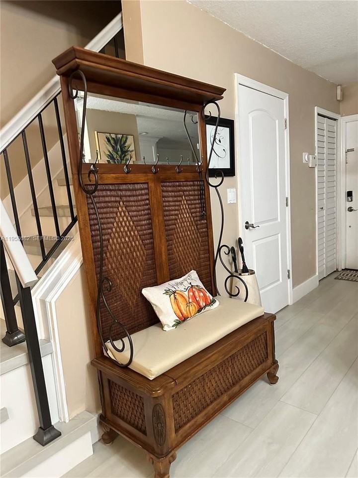 12907 Sw 64th Ln - Photo 3 of 28