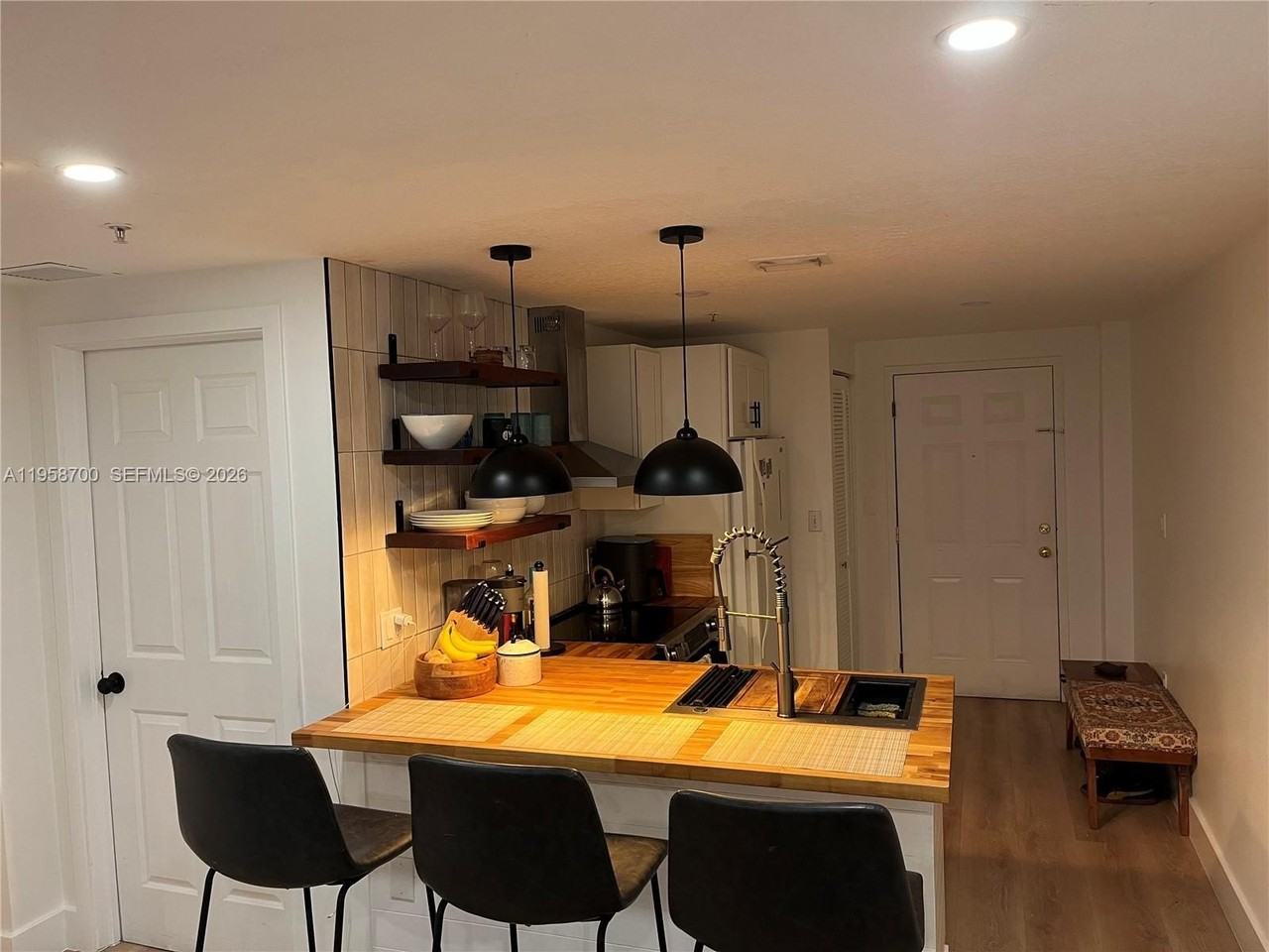 218 Sw 8th Ave #205 - Photo 3 of 8