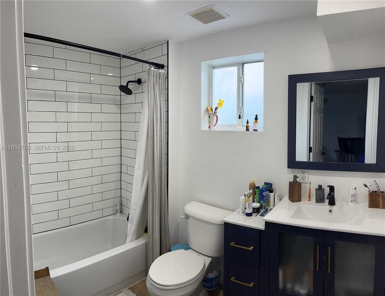 218 Sw 8th Ave #205 - Photo 7 of 8