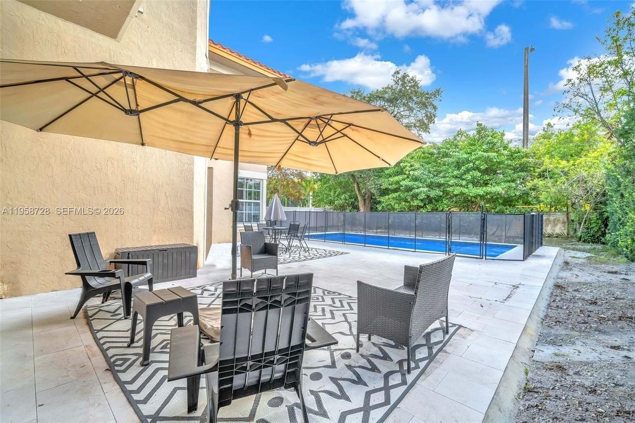 3545 Forest View Cir #0 - Photo 5 of 40