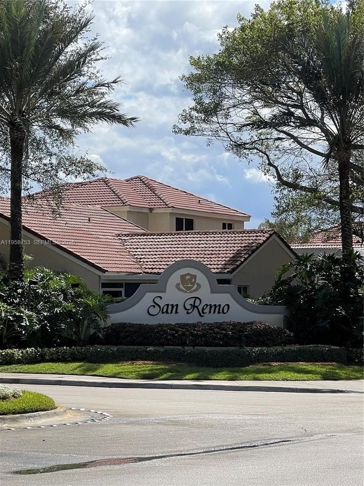 1231 Sorrento Dr #1231 - Photo 3 of 4