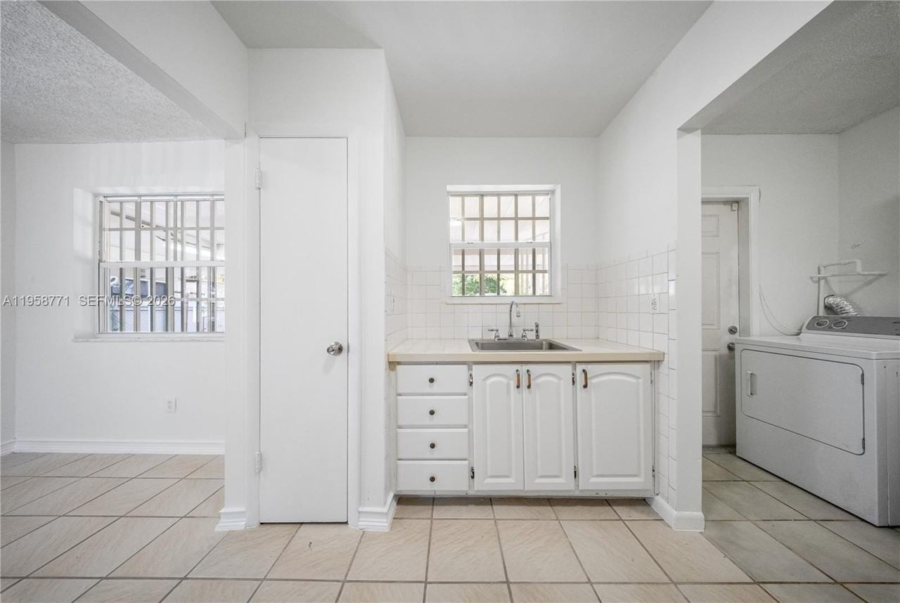 20120 Sw 112th Ct #A - Photo 7 of 18