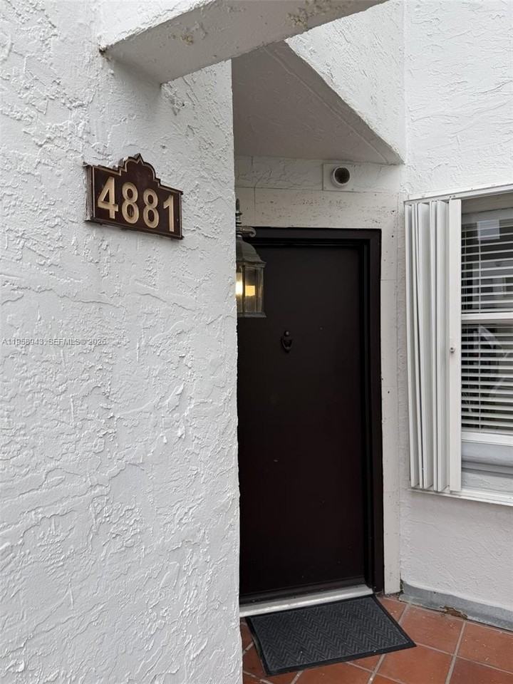 4881 Nw 97th Pl #337 - Photo 3 of 18