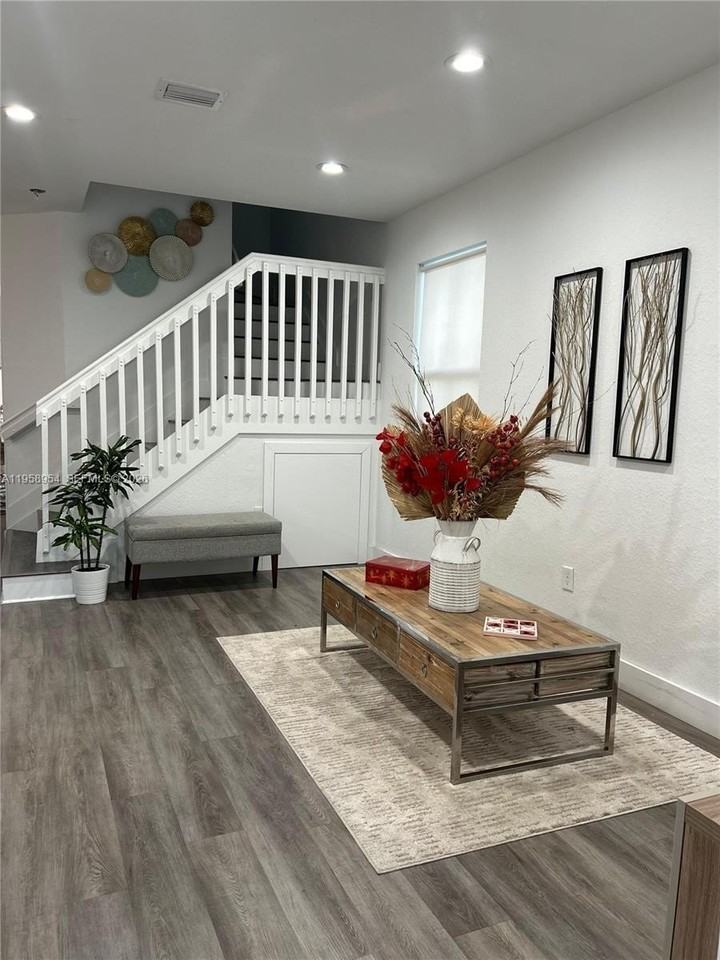 11625 Nw 87th Ln #11625 - Photo 4 of 22